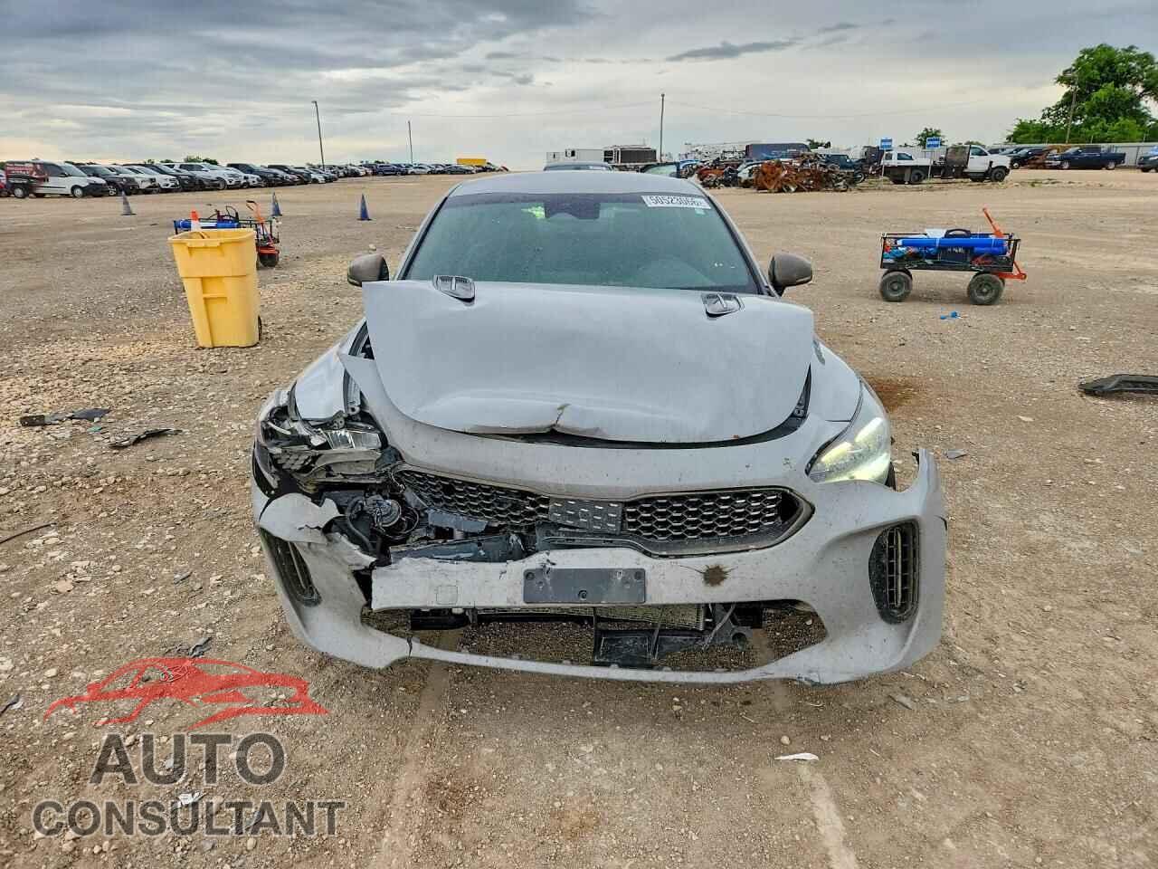 KIA STINGER 2023 - KNAE35LD3P6138208