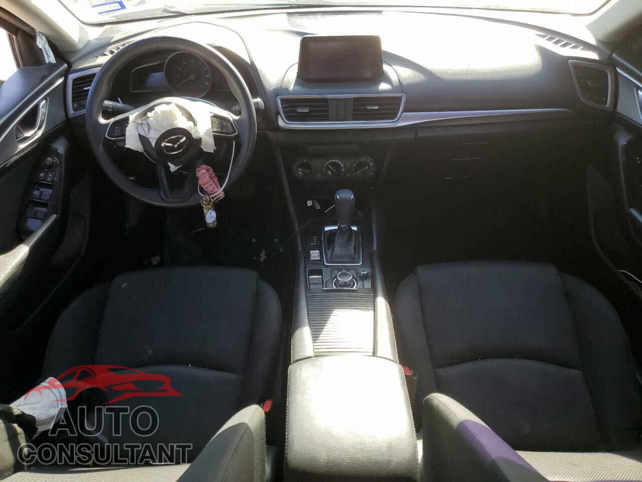 MAZDA 3 2018 - 3MZBN1U76JM215420