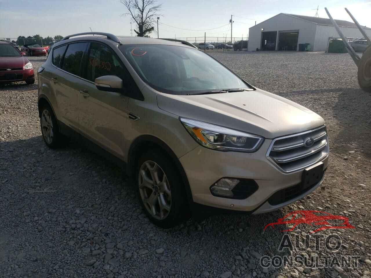 FORD ESCAPE 2017 - 1FMCU9J93HUD86657