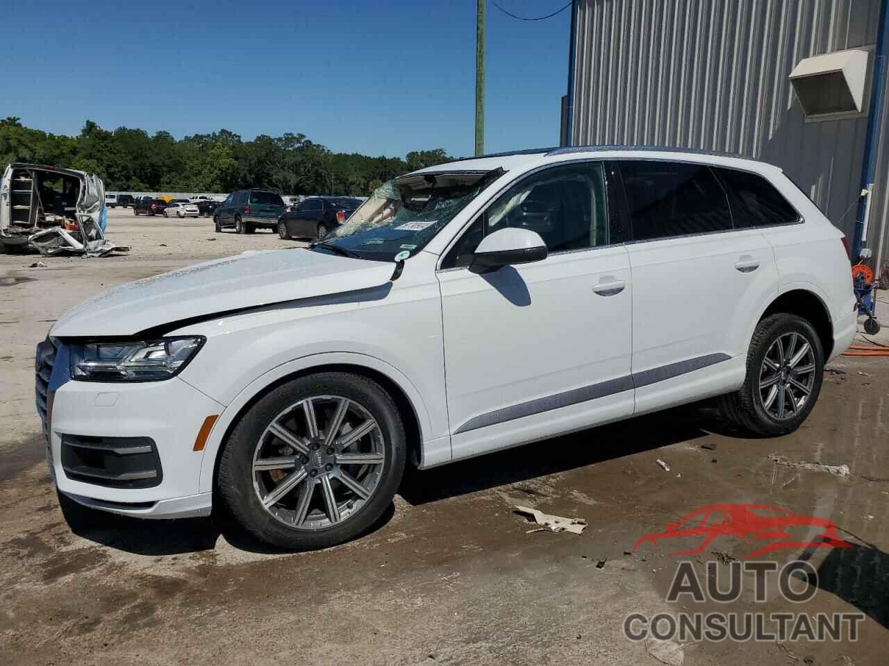 AUDI Q7 2019 - WA1LHAF72KD044121