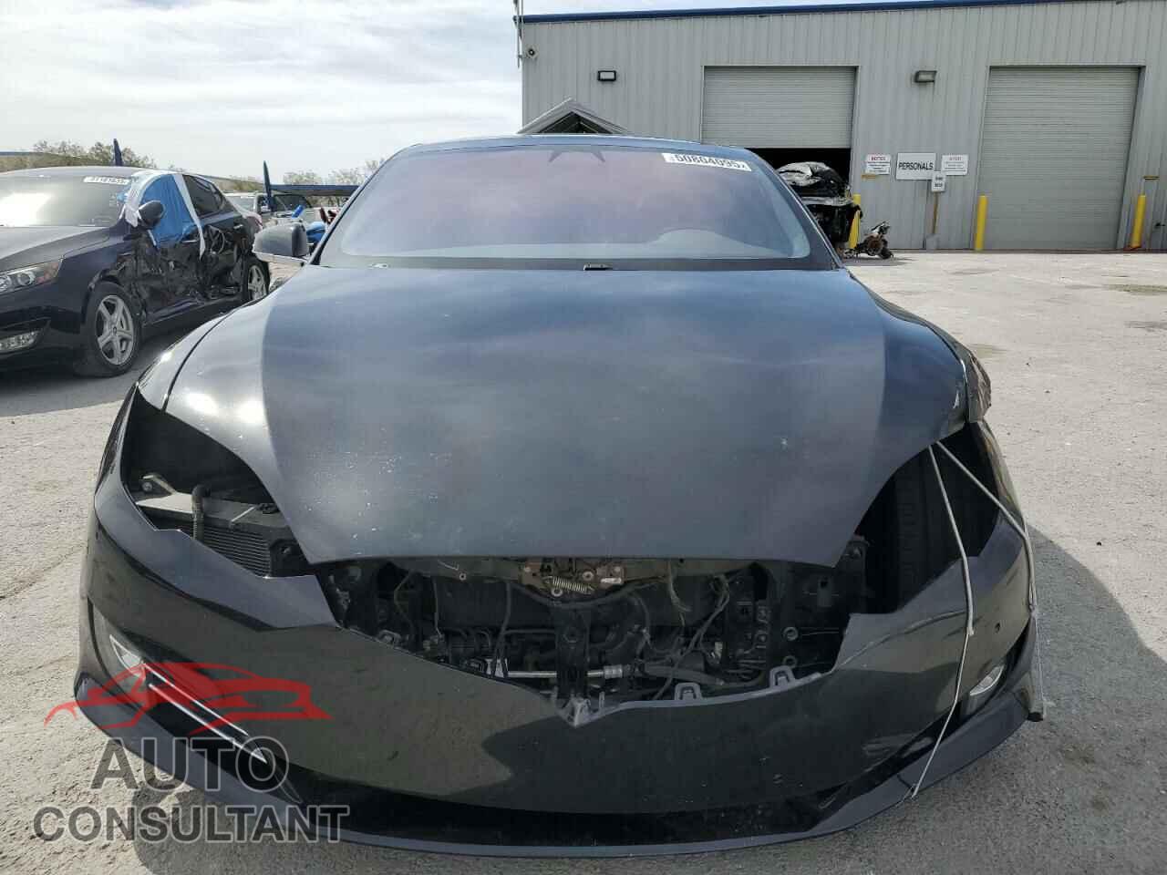 TESLA MODEL S 2018 - 5YJSA1E2XJF263671