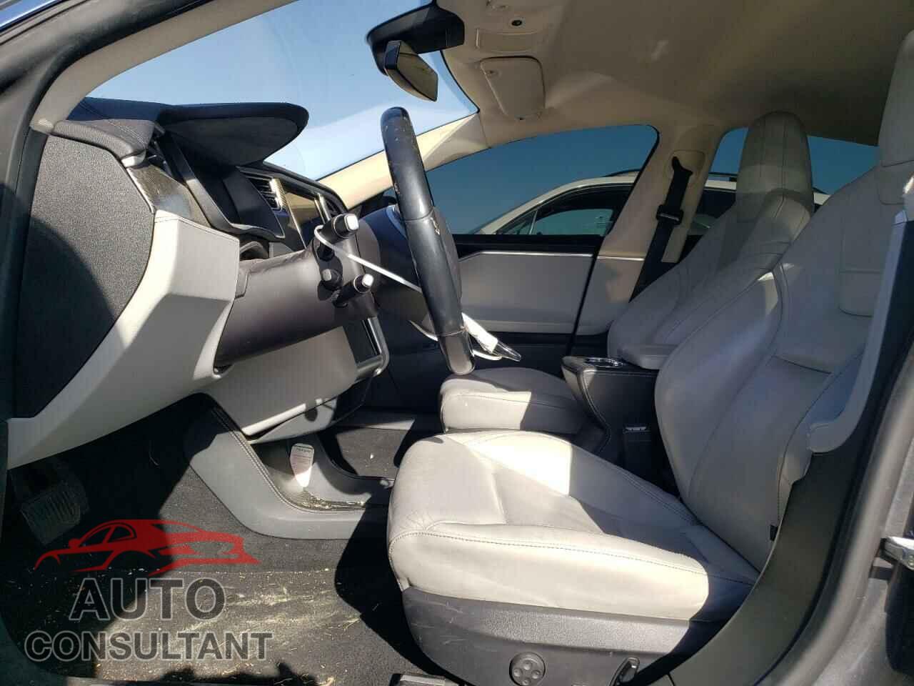 TESLA MODEL S 2015 - 5YJSA1H24FF082021
