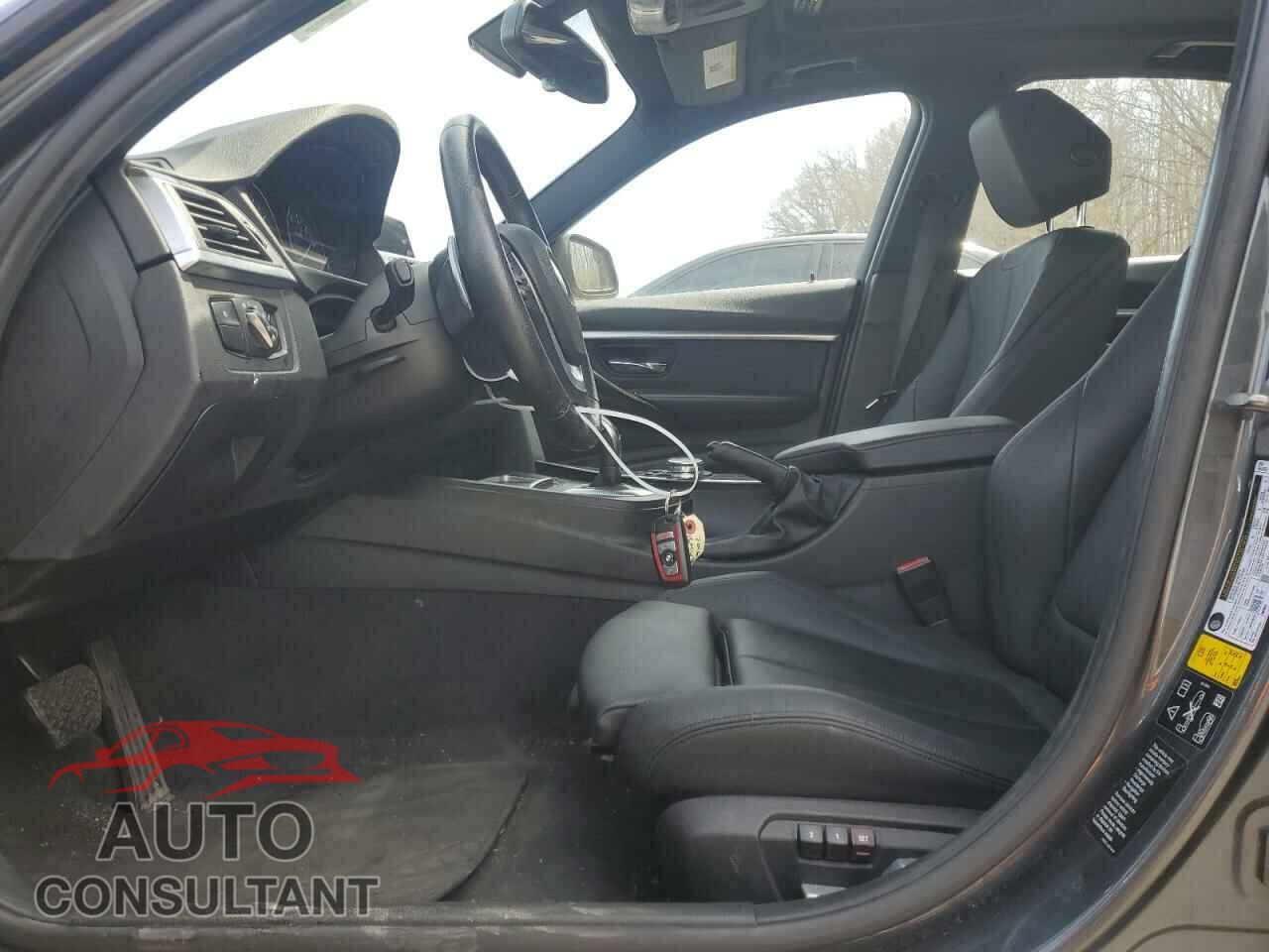 BMW 3 SERIES 2016 - WBA8E3G5XGNU00519
