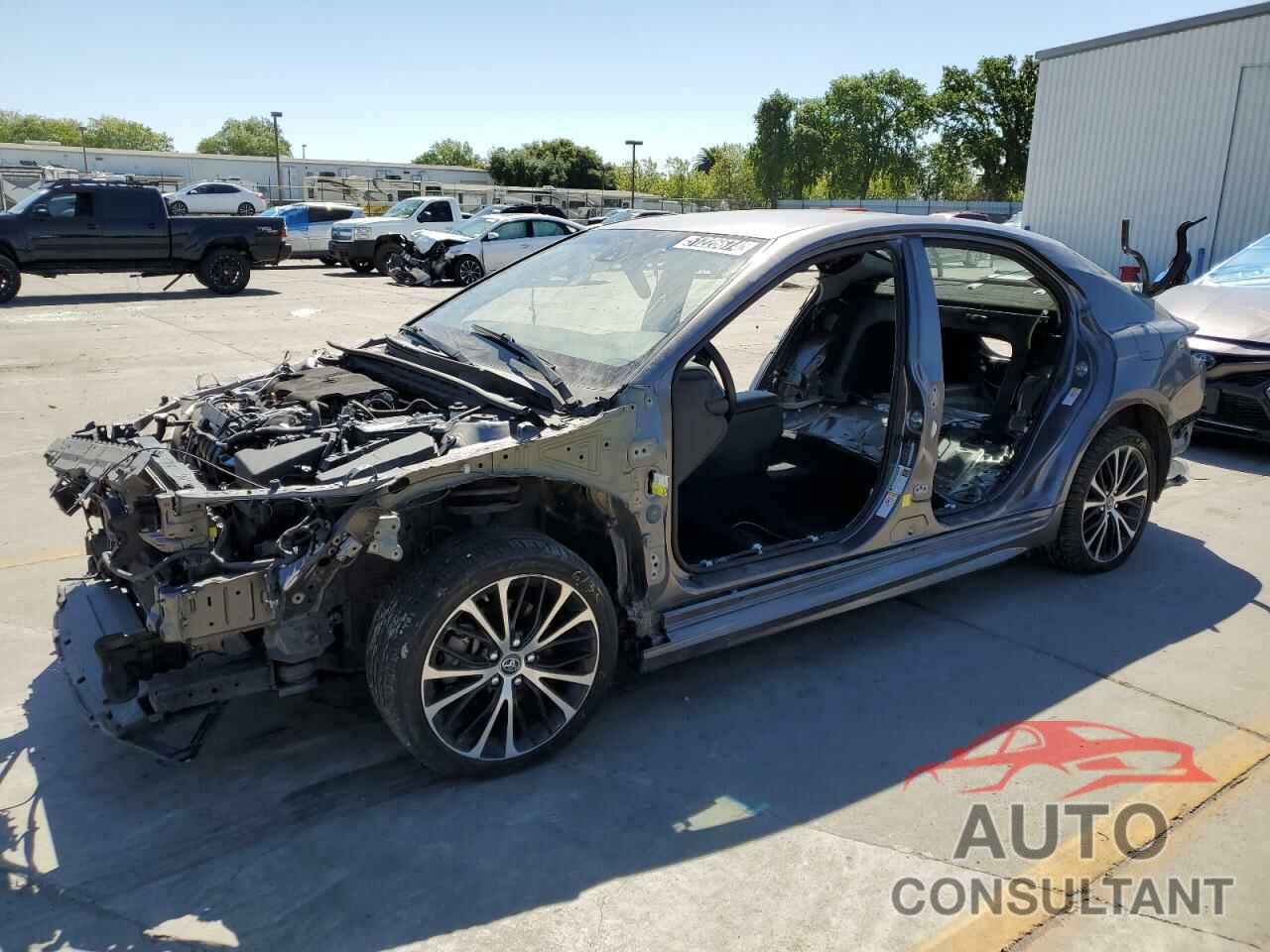TOYOTA CAMRY 2018 - 4T1B11HKXJU610642