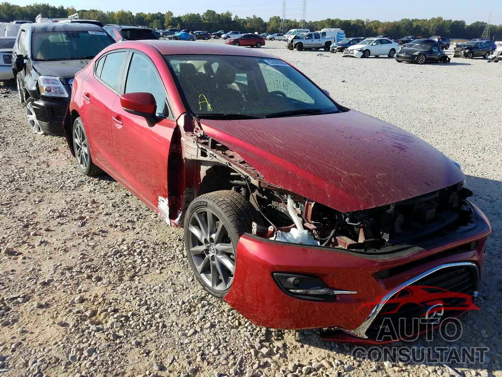 MAZDA 3 2018 - 3MZBN1W32JM207194