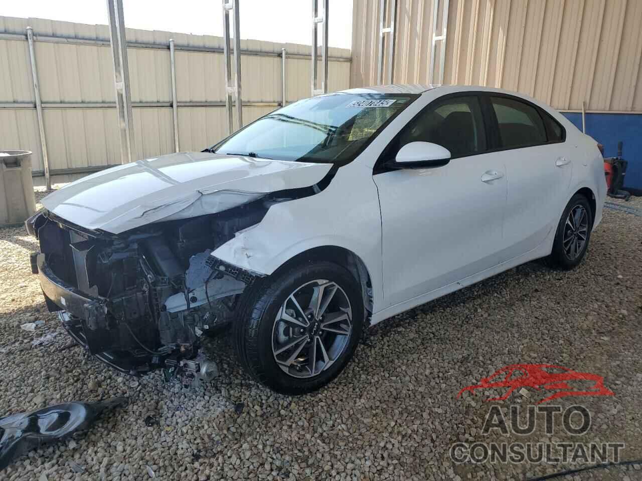 KIA FORTE 2023 - 3KPF24AD2PE650057