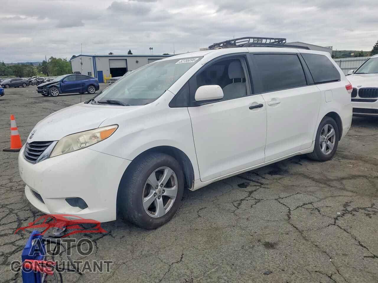 TOYOTA SIENNA 2012 - 5TDKA3DC2CS015385