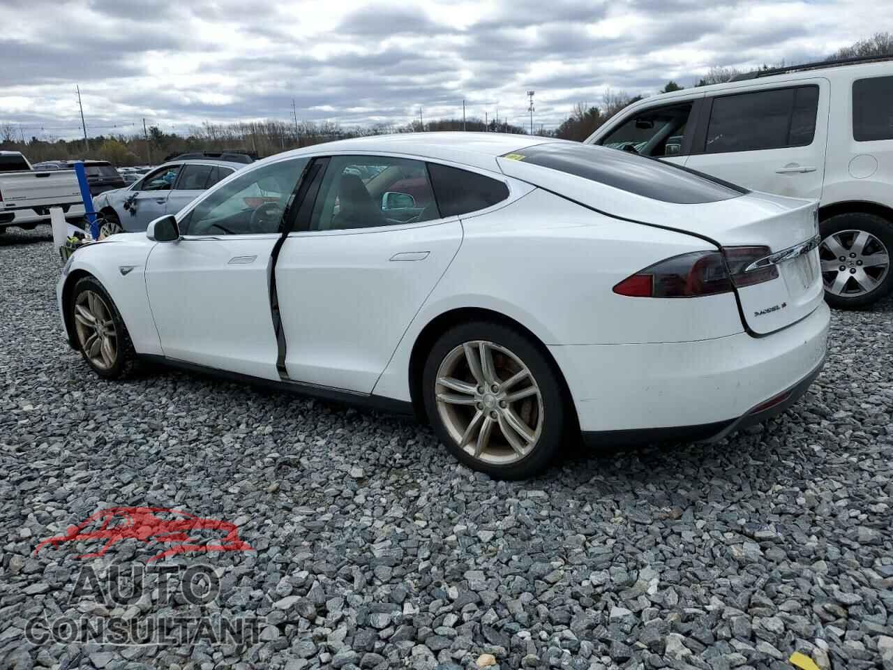 TESLA MODEL S 2013 - 5YJSA1DN6DFP11453
