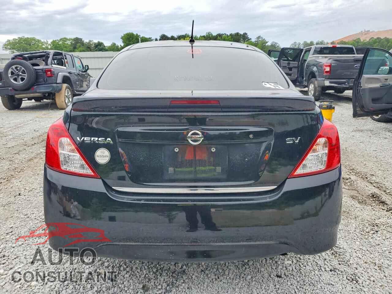 NISSAN VERSA 2017 - 3N1CN7AP3HL832422