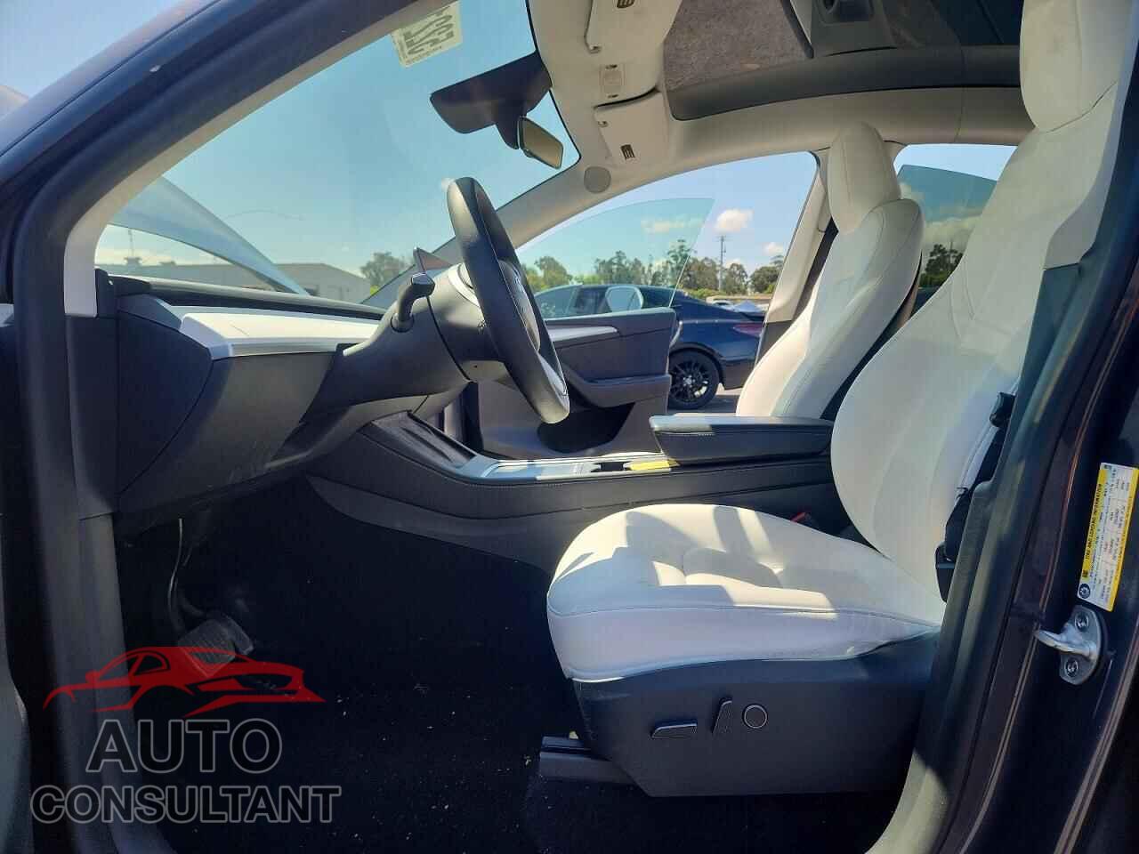TESLA MODEL Y 2023 - 7SAYGDEE3PF902120