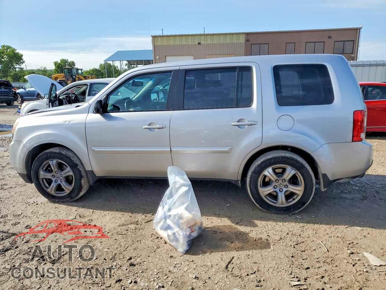 HONDA PILOT 2015 - 5FNYF4H5XFB022316