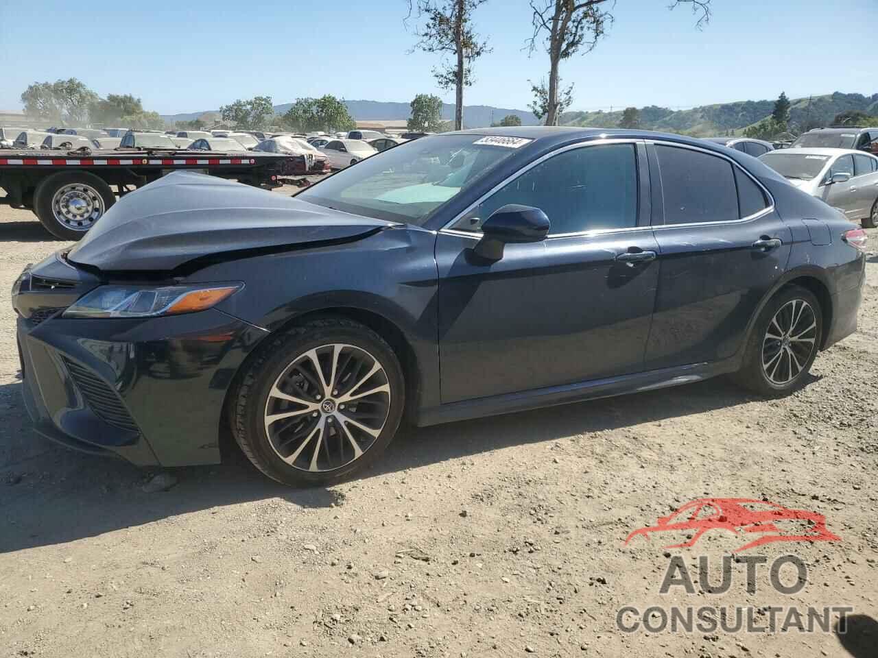 TOYOTA CAMRY 2018 - 4T1B11HK2JU617195