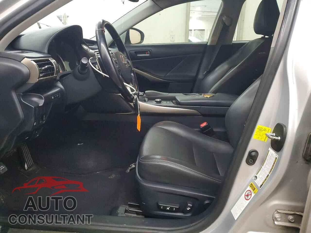 LEXUS IS 2015 - JTHCF1D21F5028770