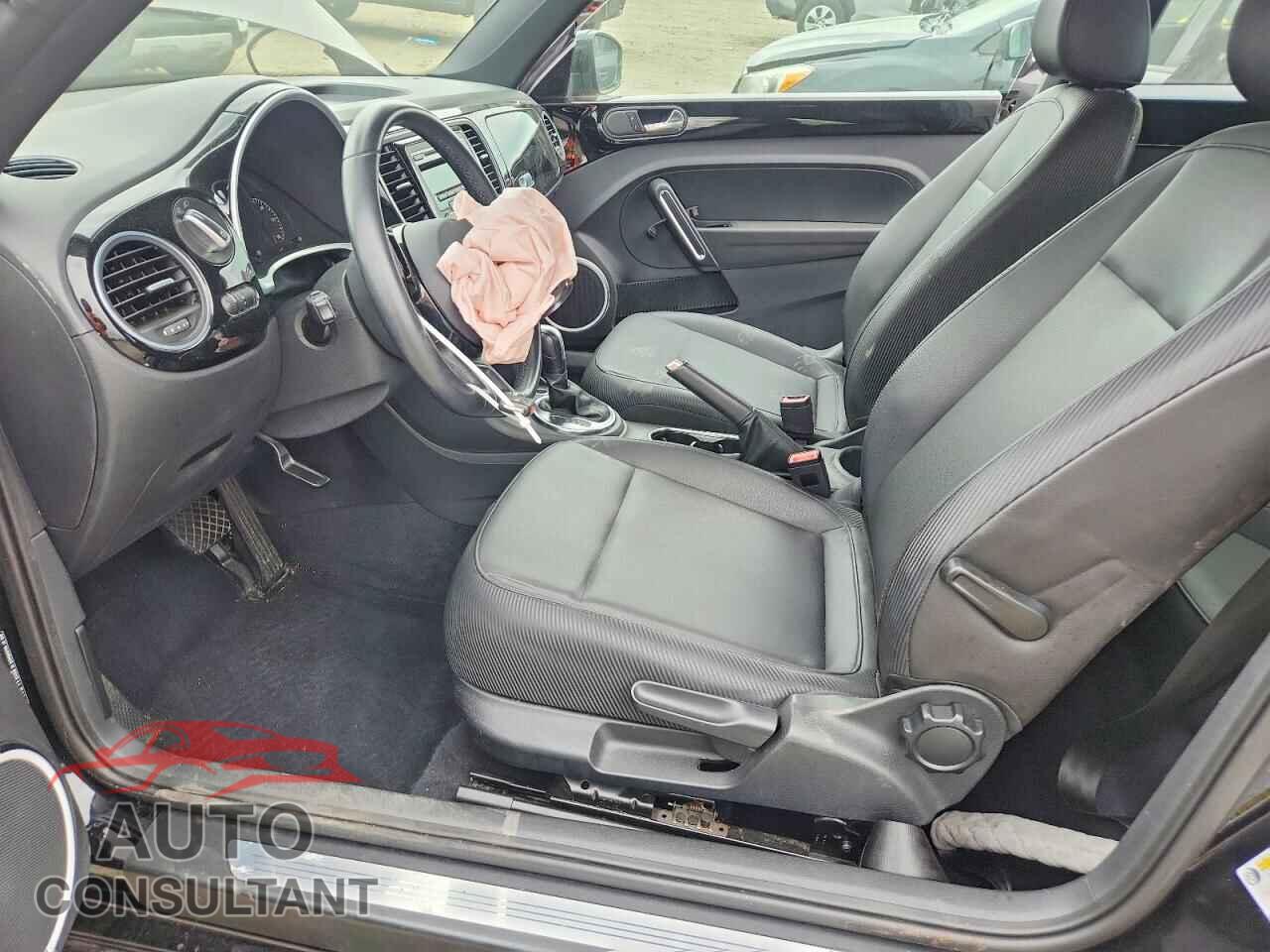 VOLKSWAGEN BEETLE 2012 - 3VWJP7AT3CM660565