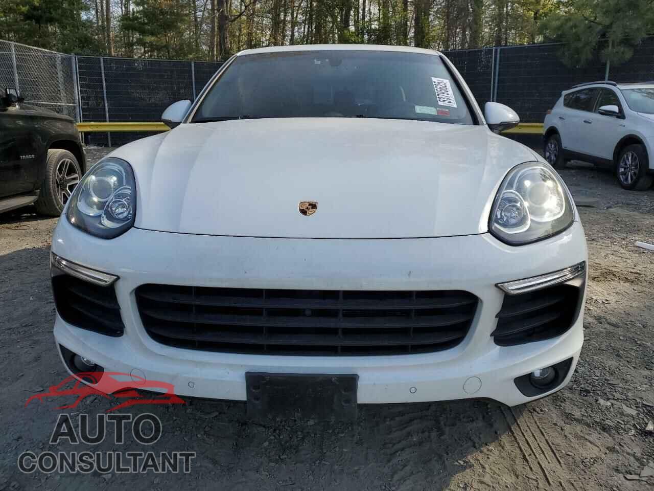 PORSCHE CAYENNE 2016 - WP1AA2A29GKA10973