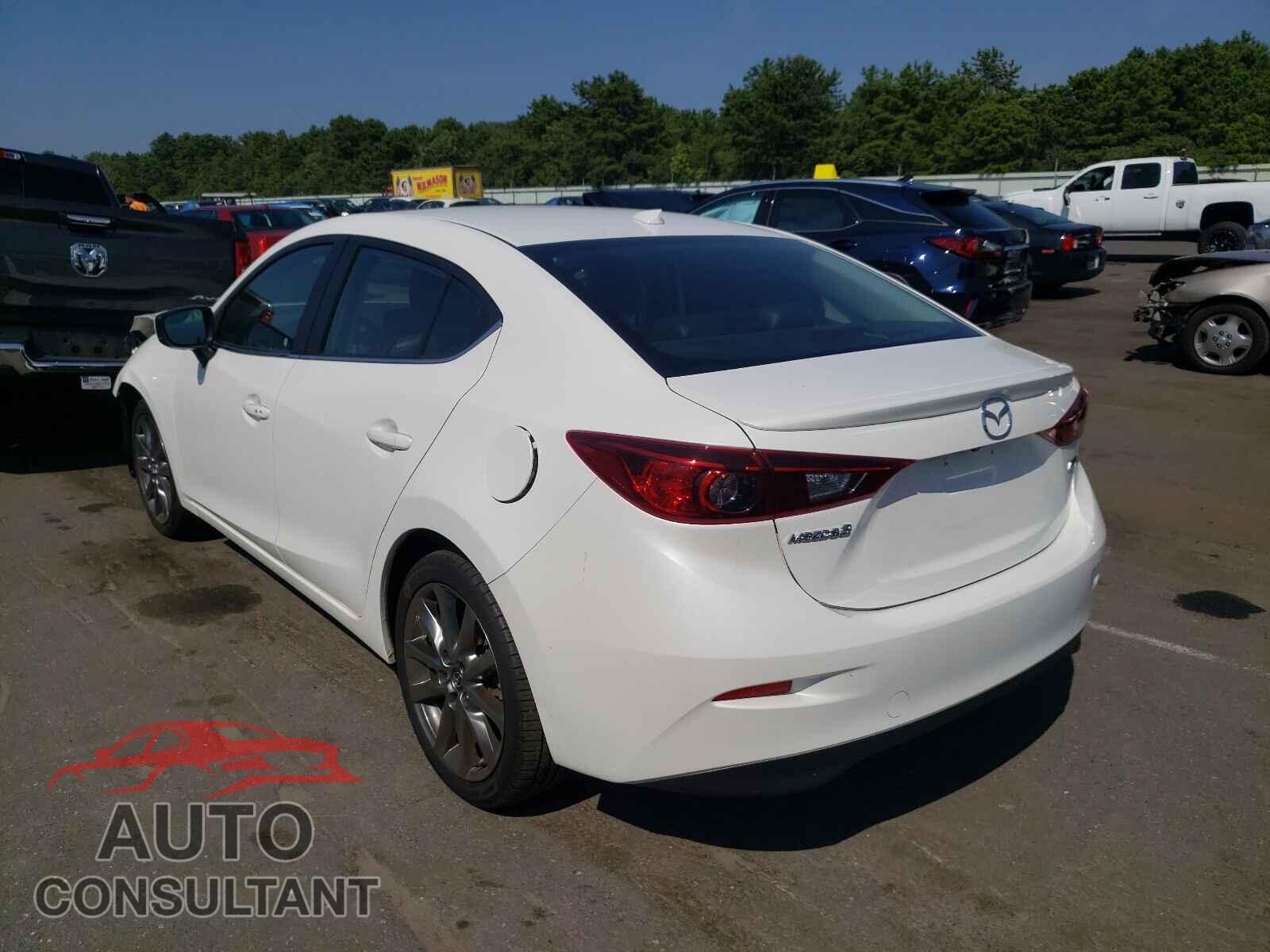 MAZDA 3 2018 - 3MZBN1V3XJM204013