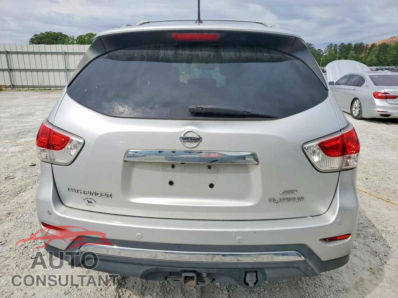 NISSAN PATHFINDER 2013 - 5N1AR2MM1DC685550