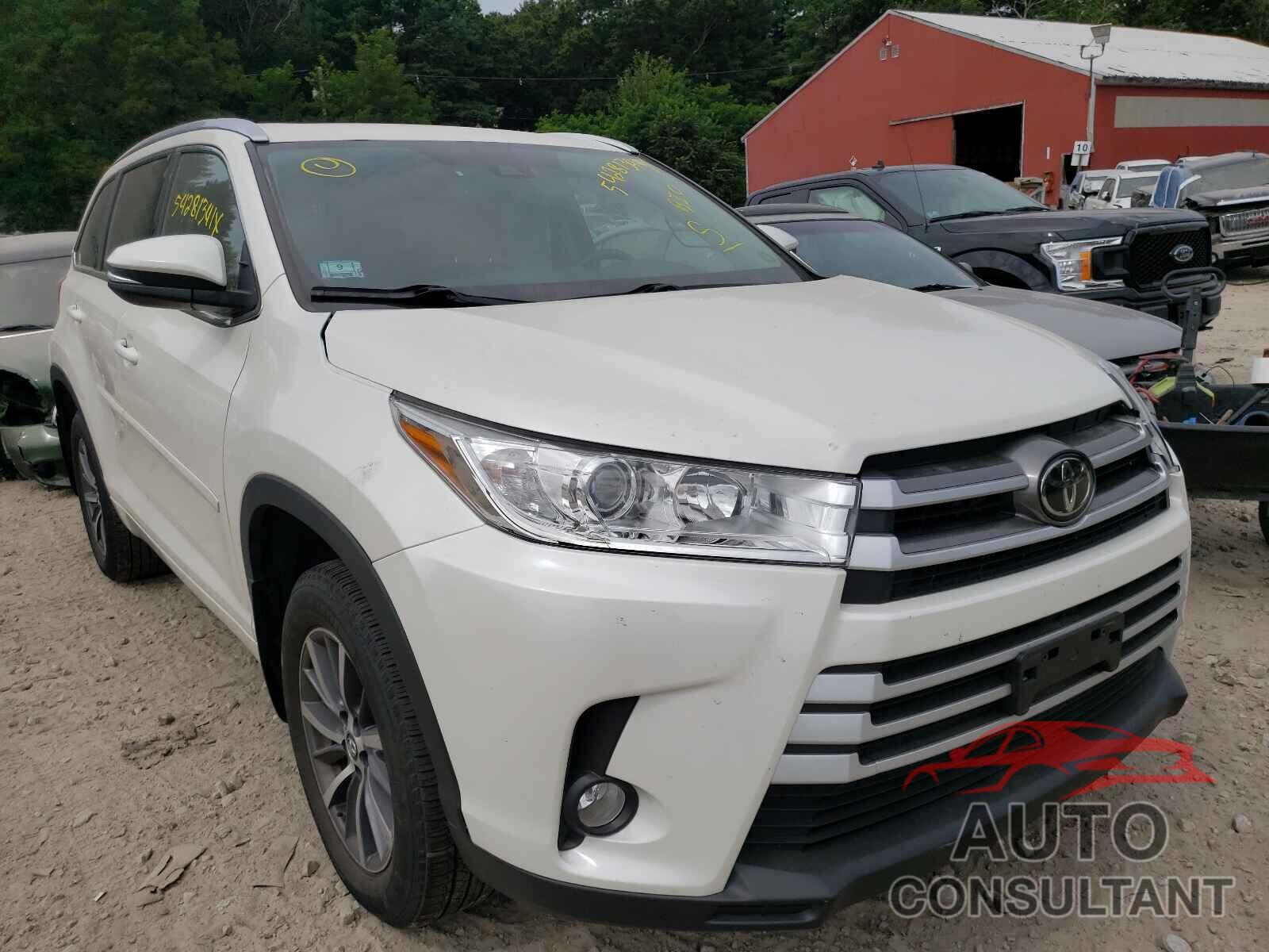 TOYOTA HIGHLANDER 2018 - 5TDJZRFH8JS557877