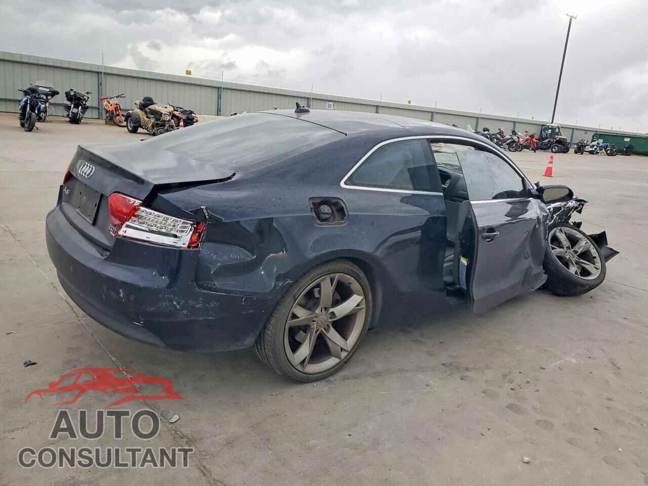 AUDI A5 2010 - WAULFAFR6AA079612