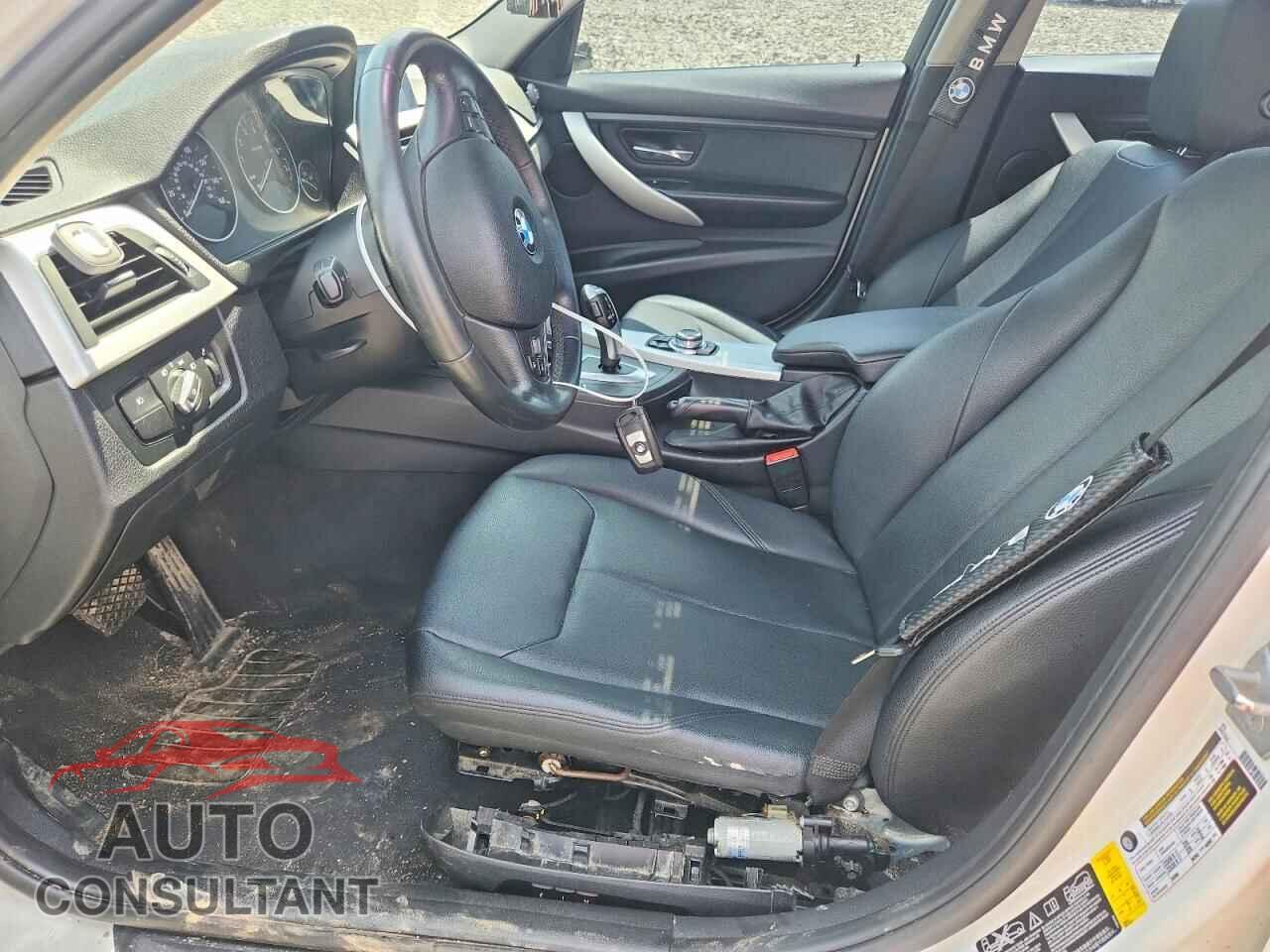 BMW 3 SERIES 2013 - WBA3B5G58DNS04153