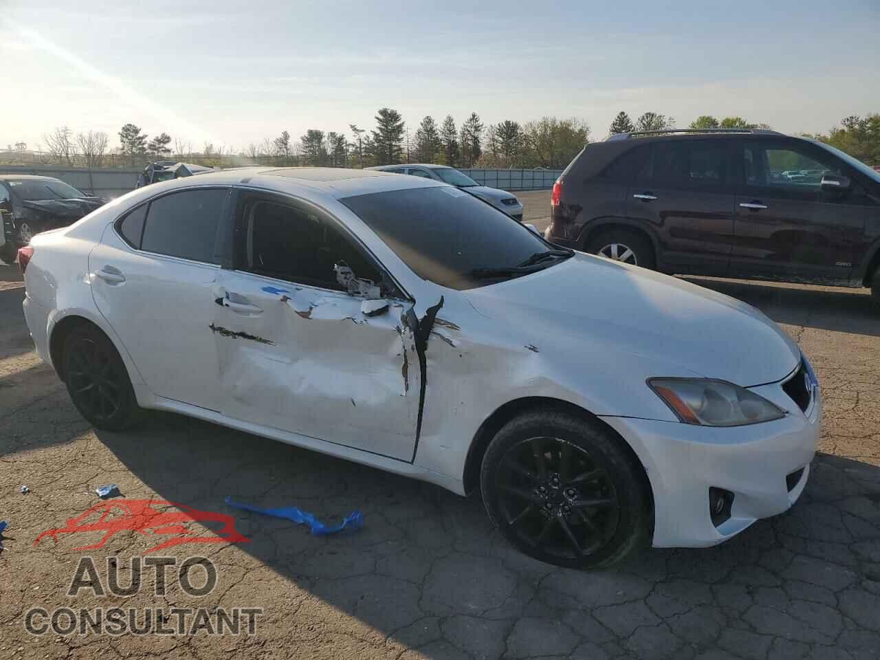 LEXUS IS 2011 - JTHCF5C21B5051551