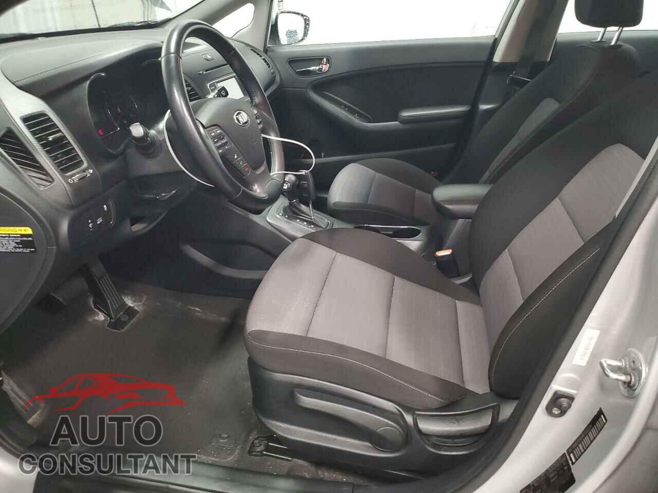 KIA FORTE 2015 - KNAFX5A84F5318316