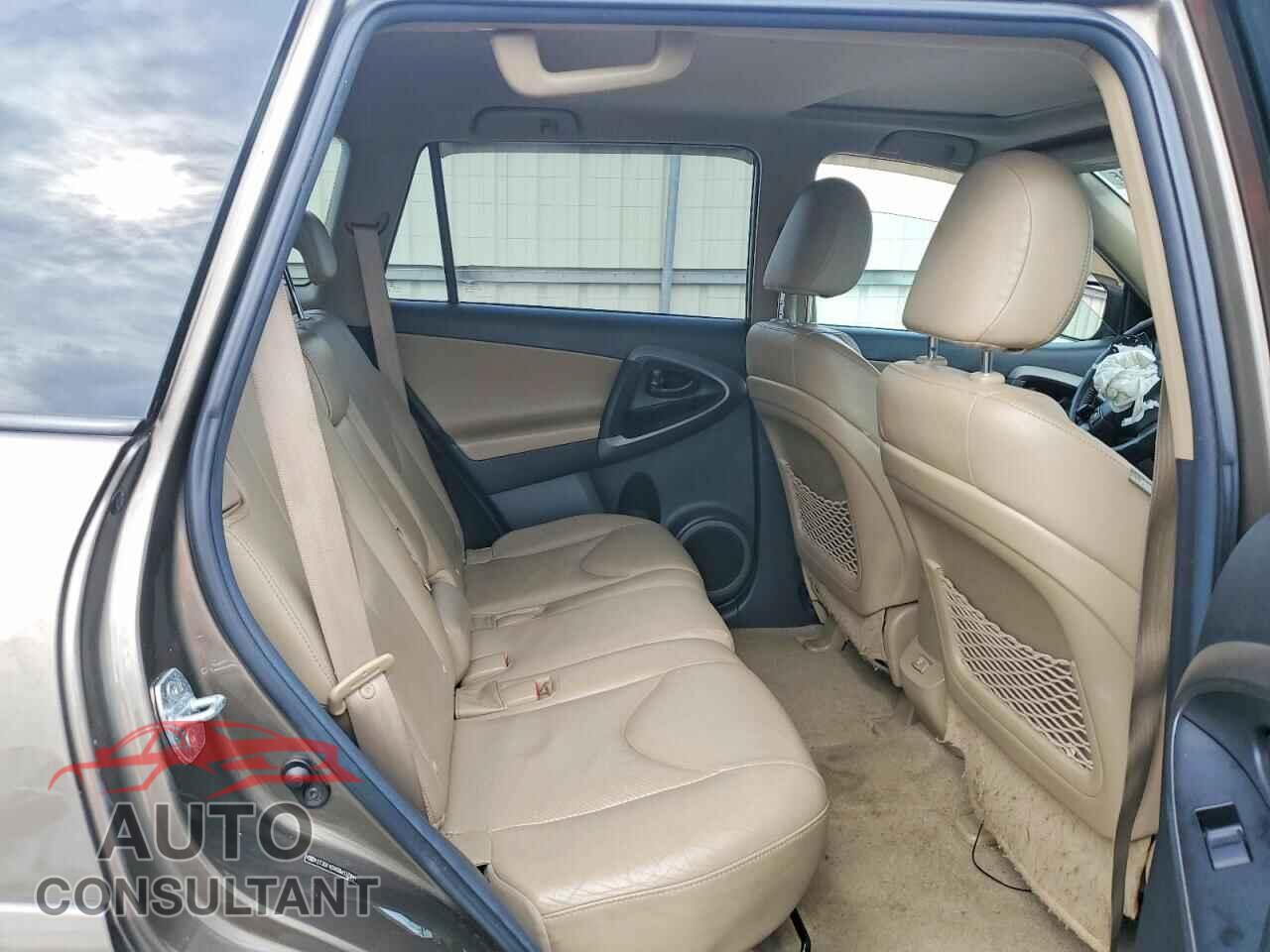 TOYOTA RAV4 2011 - 2T3DF4DV6BW137844