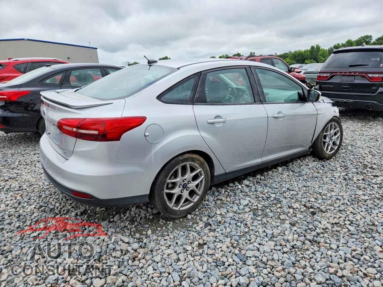 FORD FOCUS 2015 - 1FADP3F20FL356484