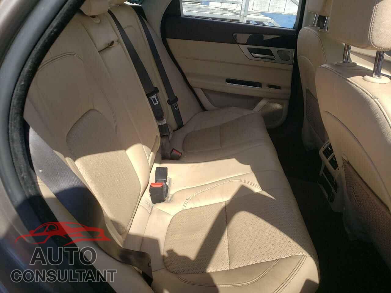 JAGUAR XF 2017 - SAJBE4BV2HCY35197