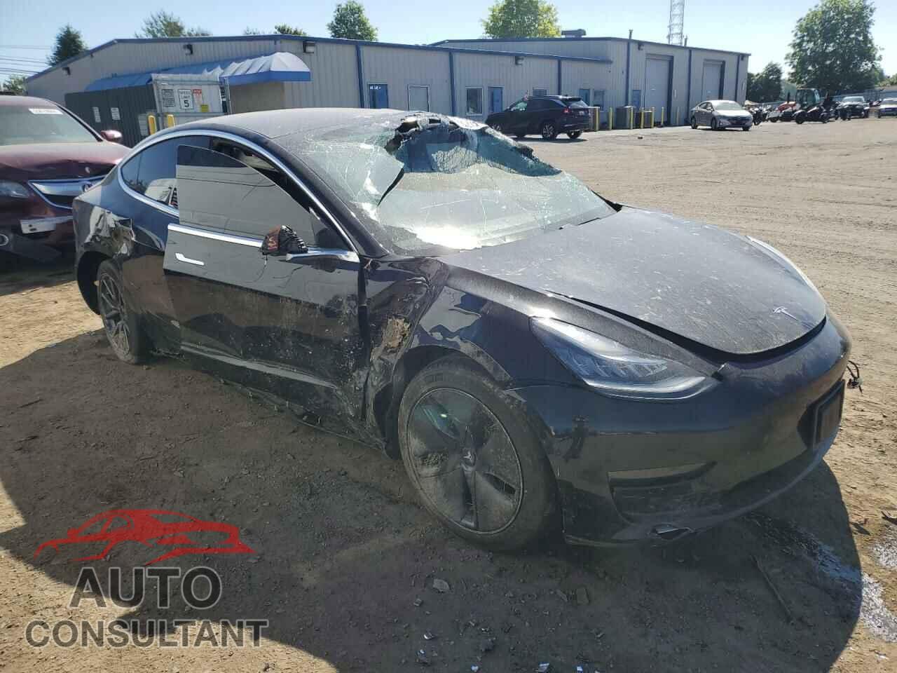 TESLA MODEL 3 2018 - 5YJ3E1EA5JF152395