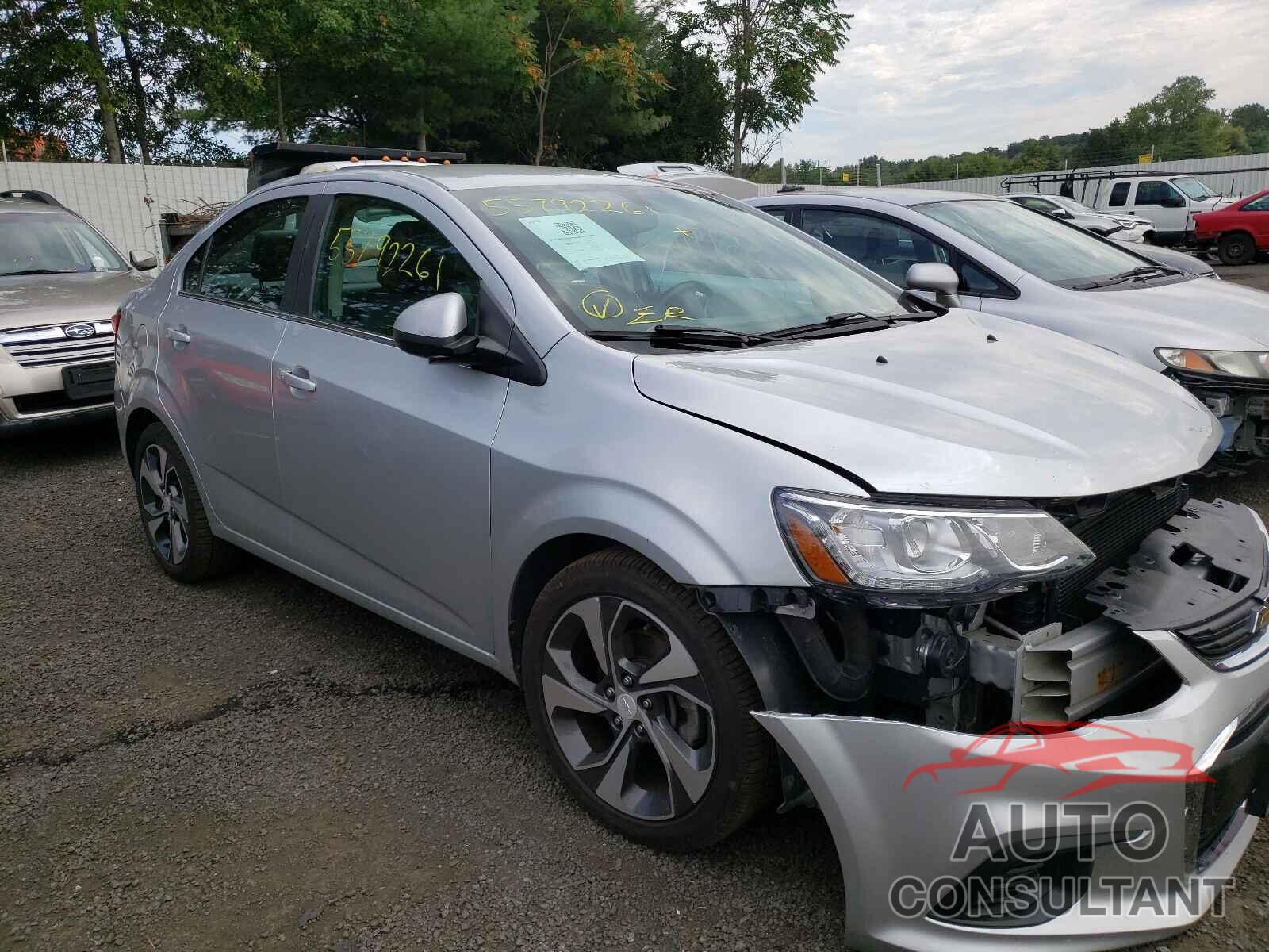 CHEVROLET SONIC 2017 - 1G1JF5SB2H4114271