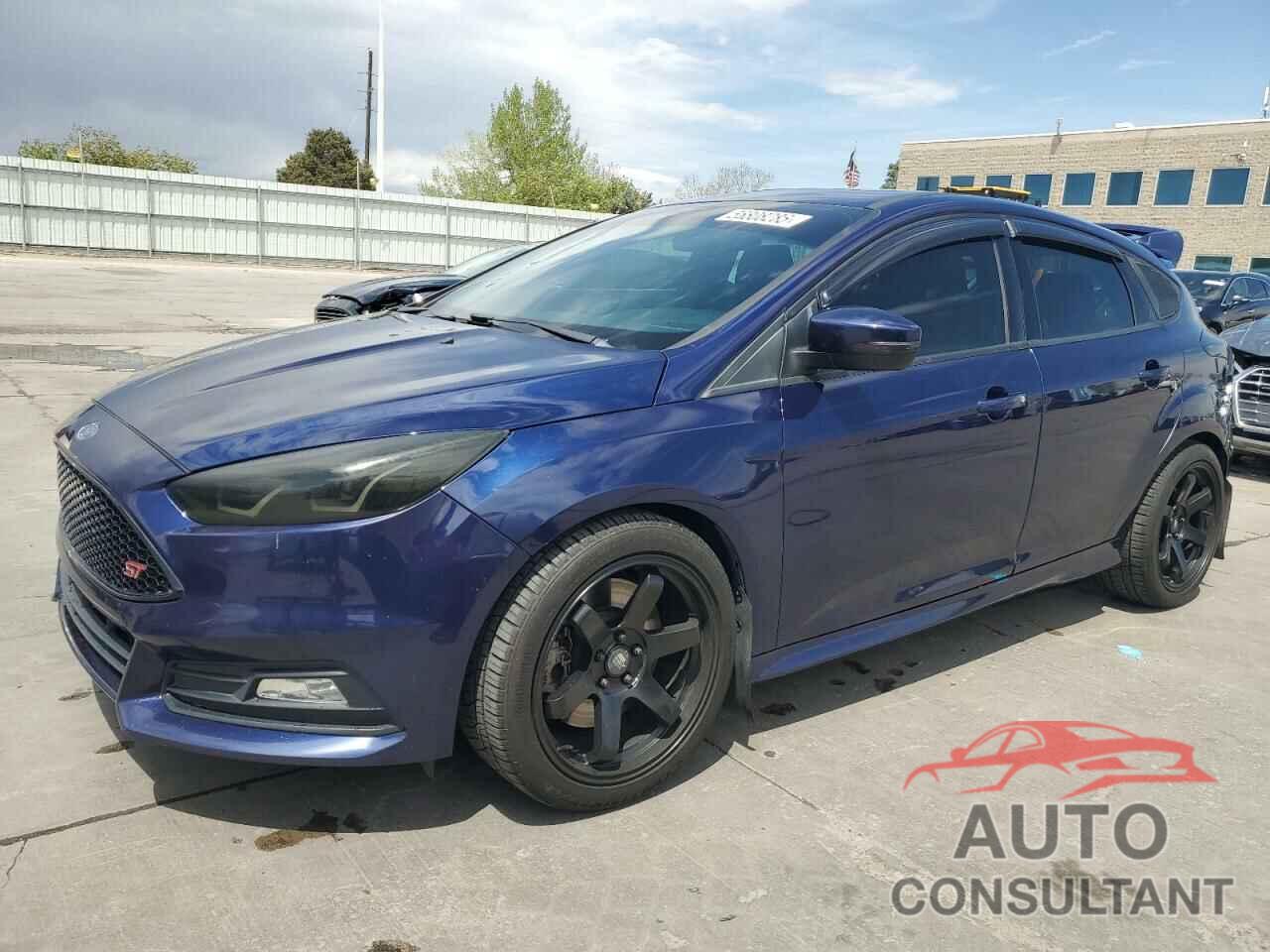 FORD FOCUS 2017 - 1FADP3L99HL229222