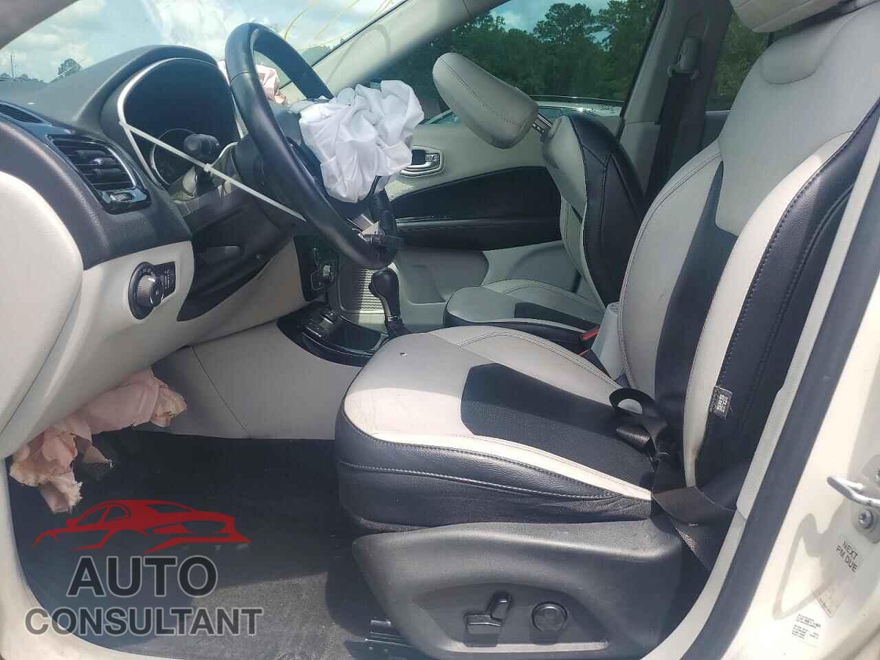 JEEP COMPASS 2019 - 3C4NJCCB1KT699078