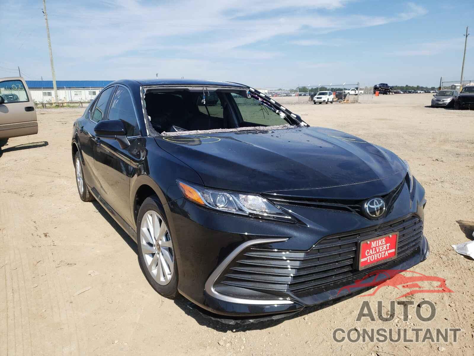 TOYOTA CAMRY 2021 - 4T1C11AK4MU463009