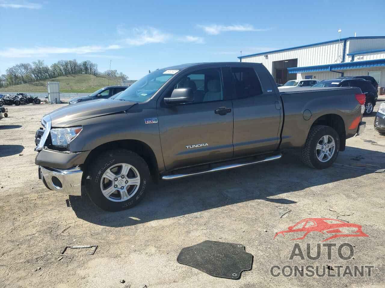 TOYOTA TUNDRA 2011 - 5TFUW5F12BX184817