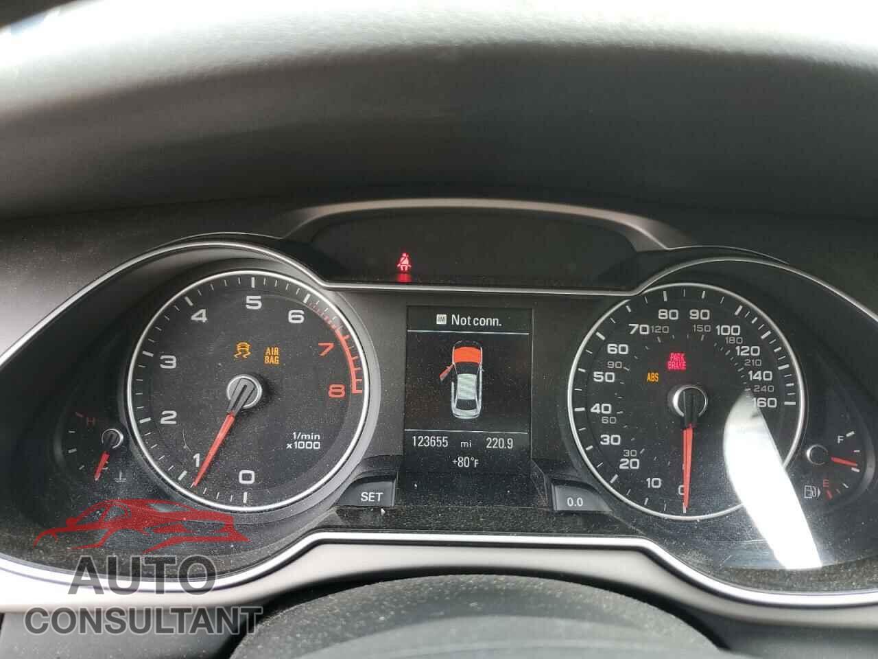 AUDI A4 2013 - WAUMFBFLXDA195180