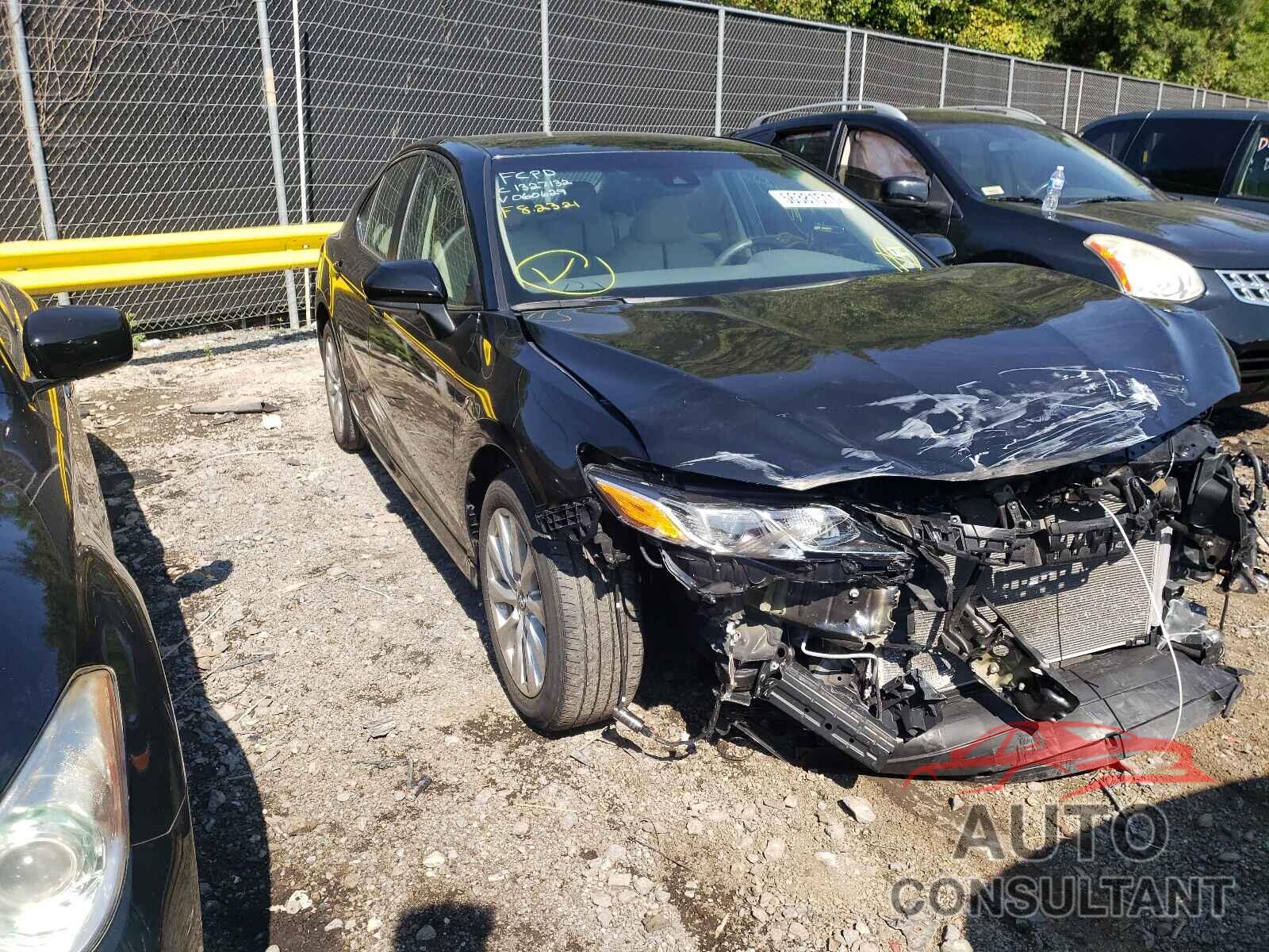 TOYOTA CAMRY 2018 - 4T1B11HK6JU060629