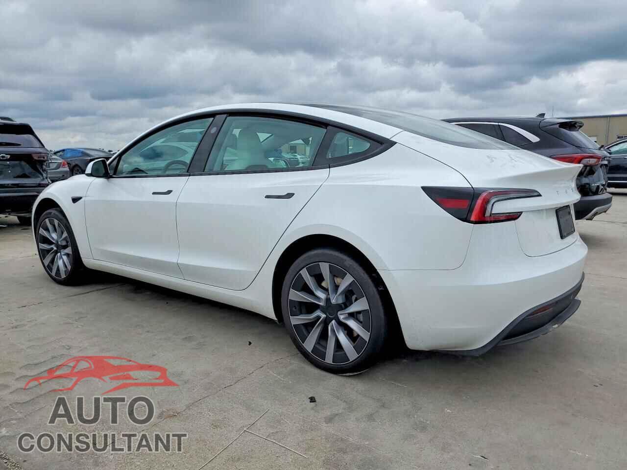 TESLA MODEL 3 2024 - 5YJ3E1EA3RF832520