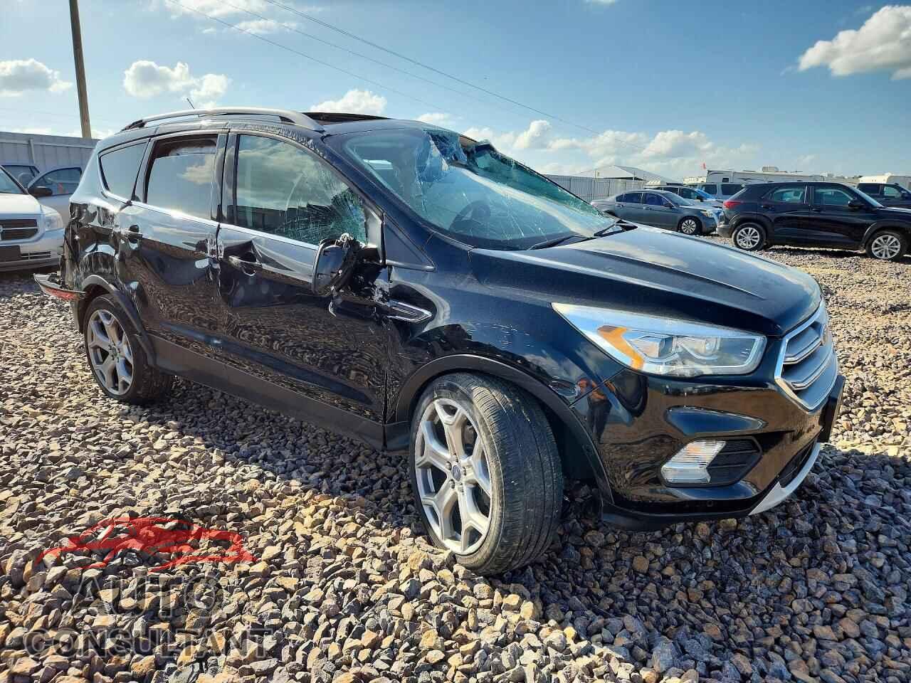 FORD ESCAPE 2017 - 1FMCU9J98HUC49892