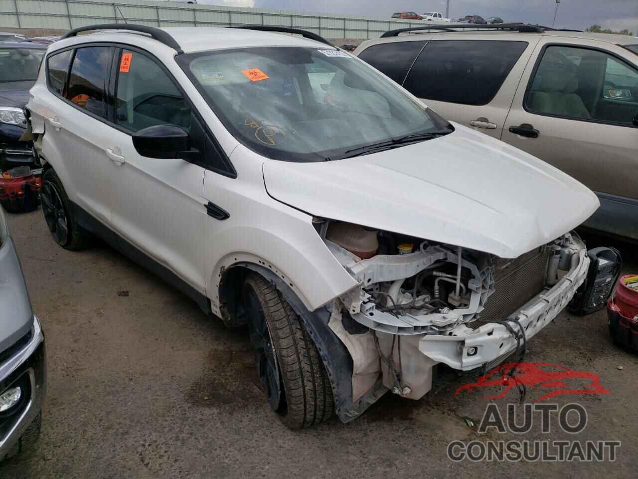 FORD ESCAPE 2017 - 1FMCU0G9XHUC10062