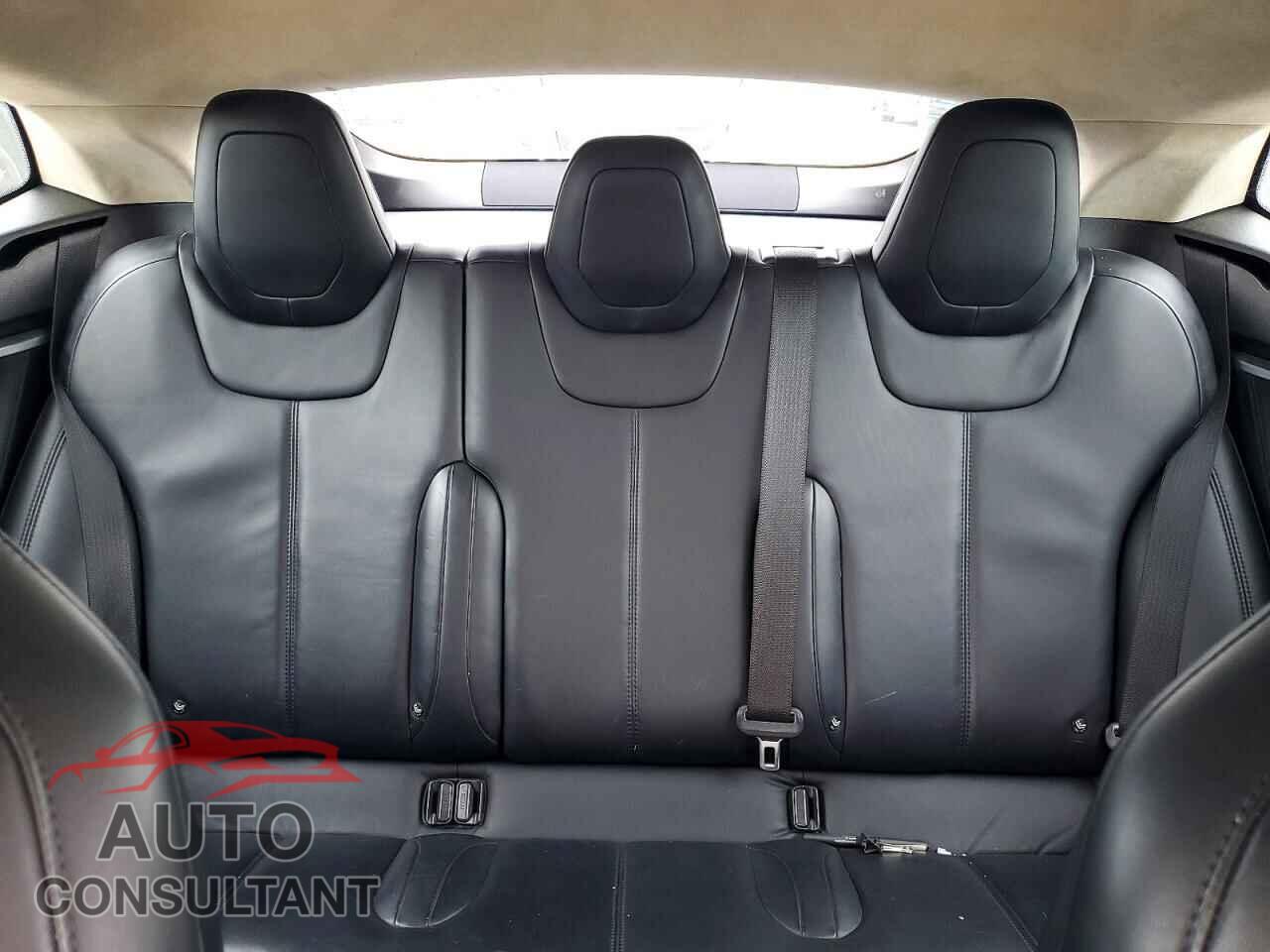TESLA MODEL S 2015 - 5YJSA1E25FF110879