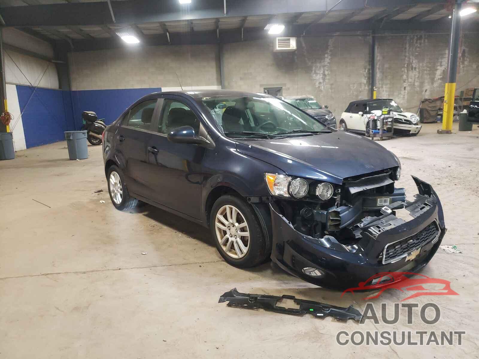 CHEVROLET SONIC 2016 - 1G1JC5SG7G4106363