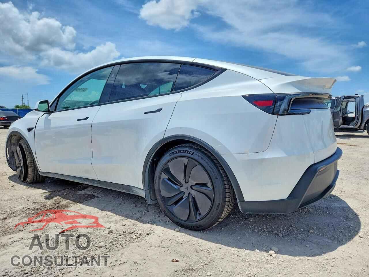 TESLA MODEL Y 2026 - 7SAYGDED1TA474532