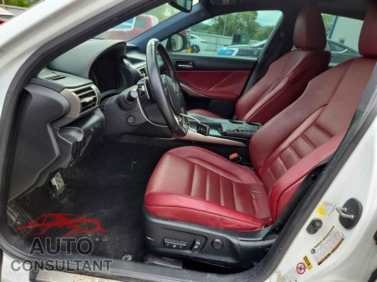 LEXUS IS 2014 - JTHBE1D21E5000271