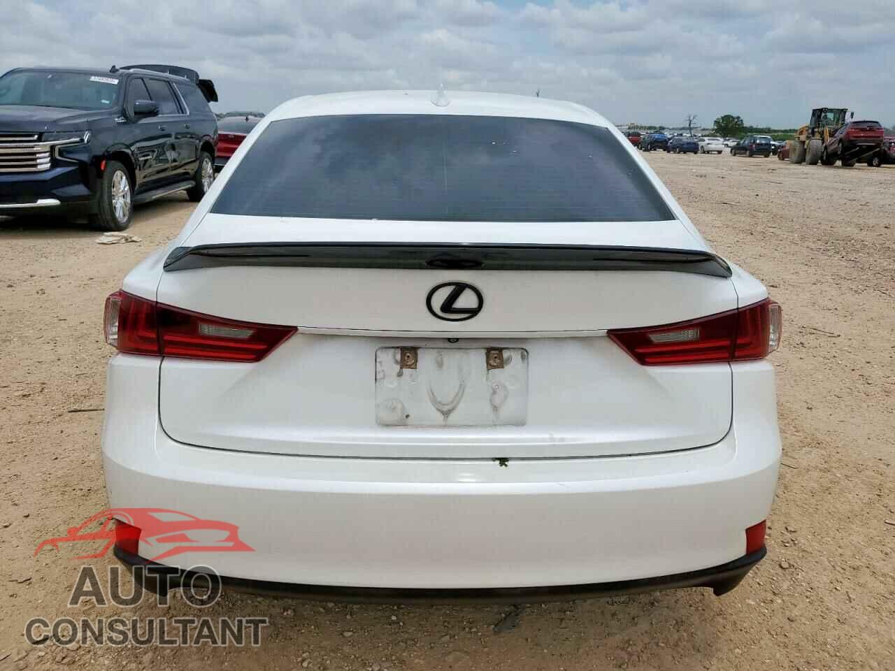 LEXUS IS 2015 - JTHBF1D27F5082232