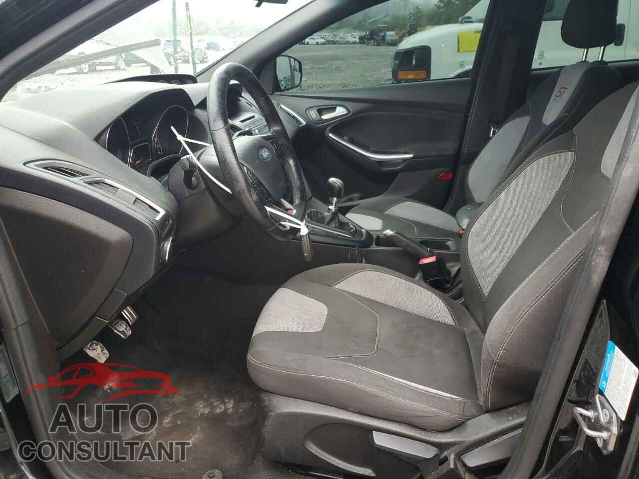 FORD FOCUS 2017 - 1FADP3L97HL332980