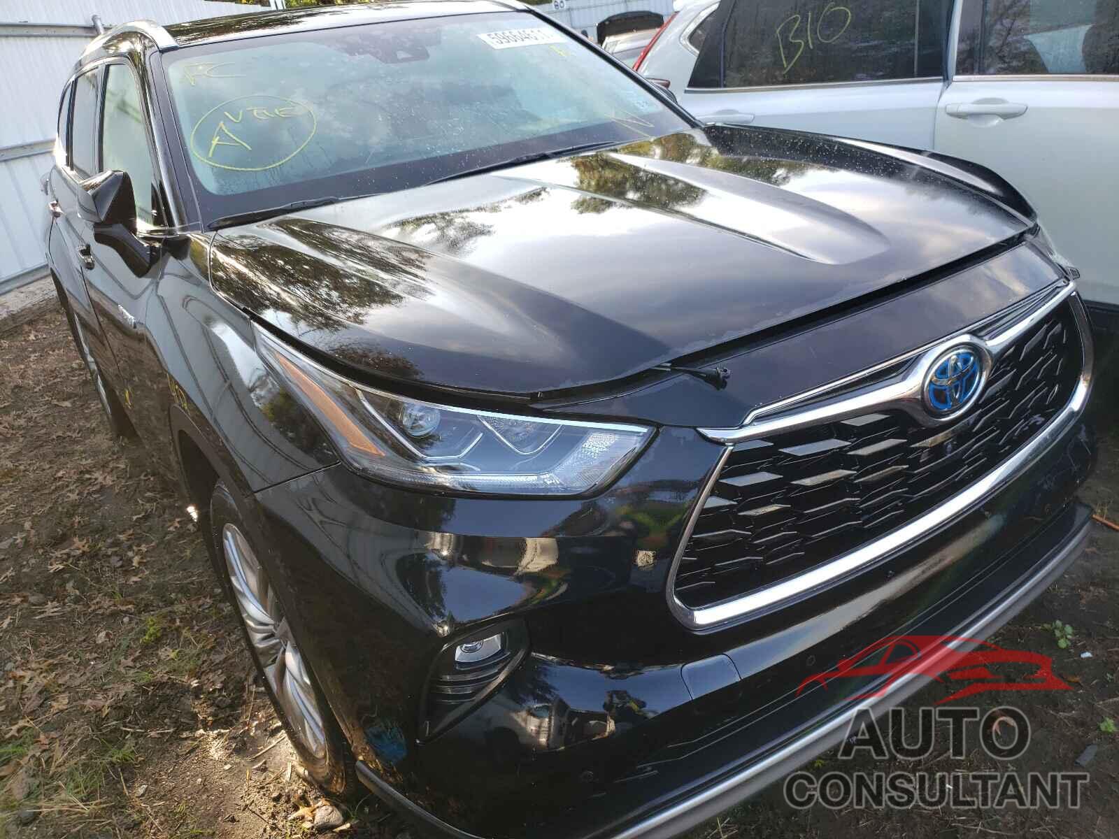 TOYOTA HIGHLANDER 2021 - 5TDEBRCHXMS025710