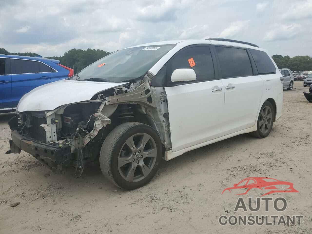TOYOTA SIENNA 2018 - 5TDXZ3DC0JS930571