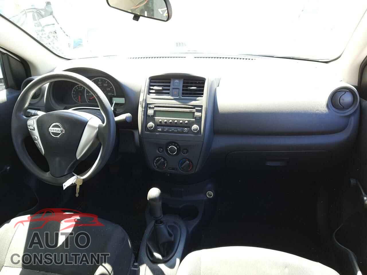 NISSAN VERSA 2017 - 3N1CN7AP3HL853576
