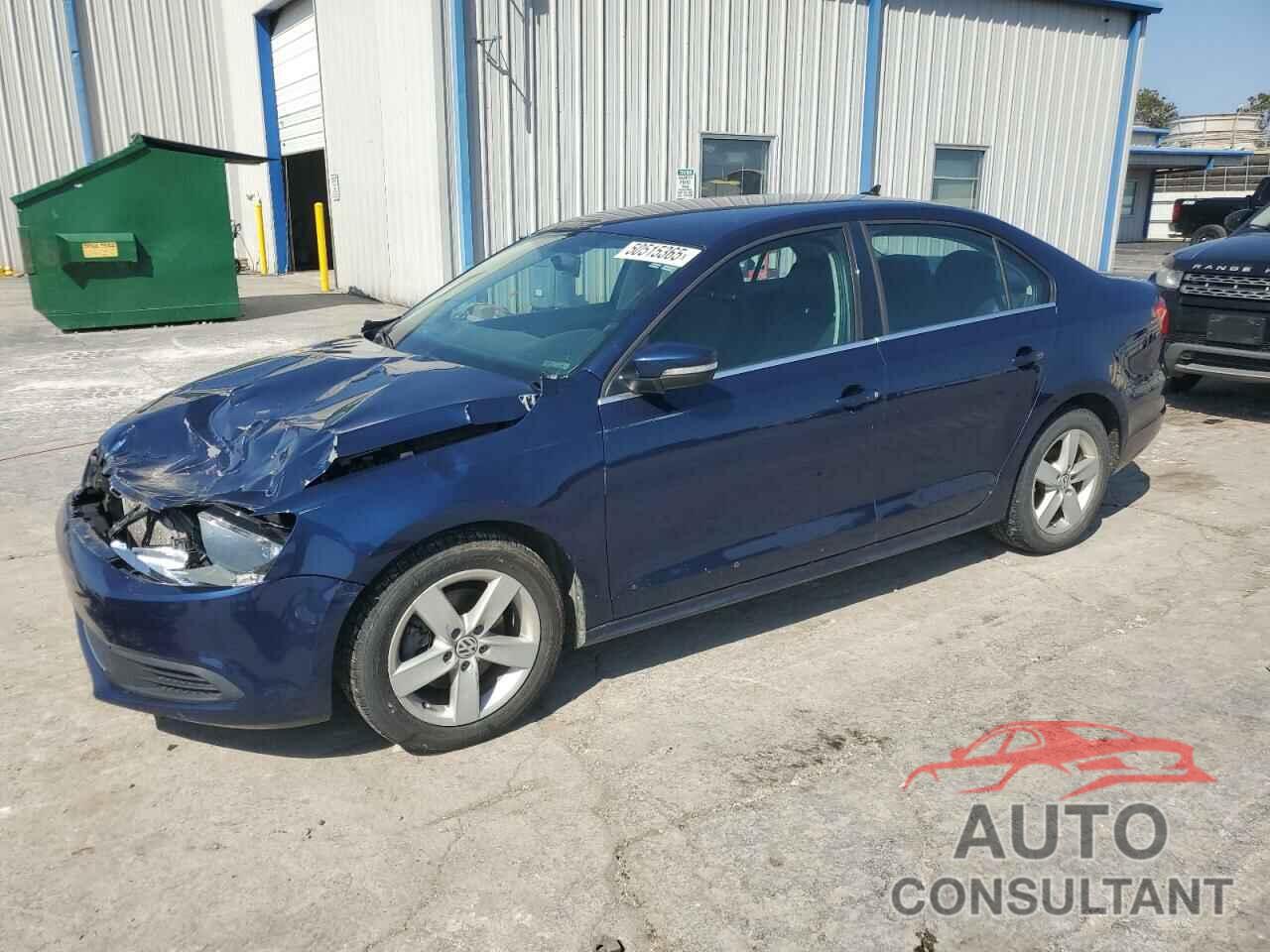 VOLKSWAGEN JETTA 2013 - 3VWLL7AJ5DM409244